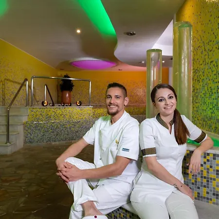 Lu' فندق كاربونيا