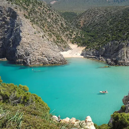 Lu' فندق كاربونيا