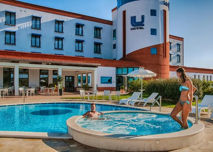 酒店 卡尔博尼亚卢酒店