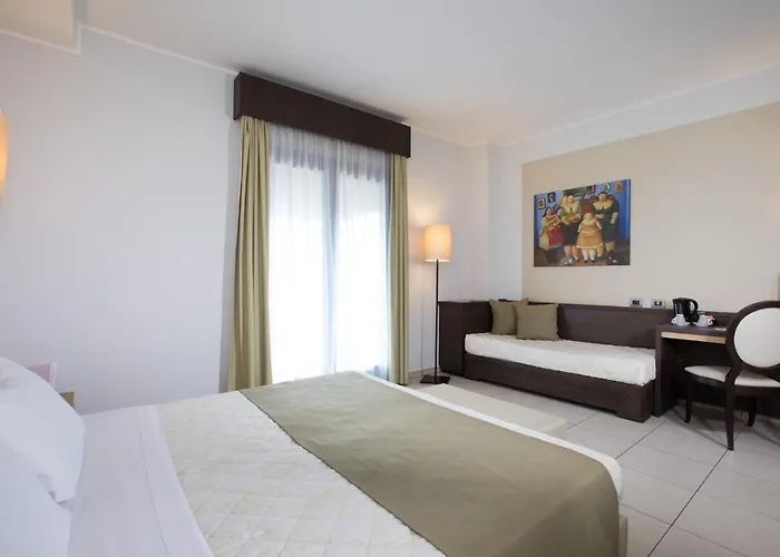 卡尔博尼亚卢酒店 4*