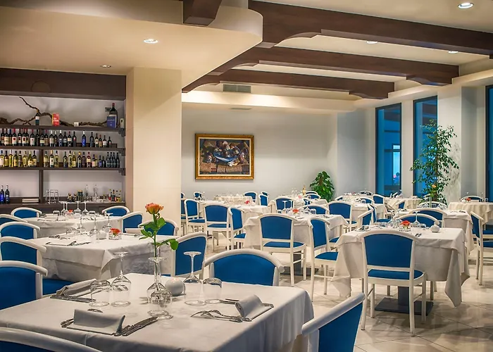 卡尔博尼亚卢酒店 4*