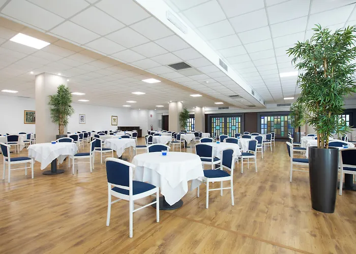 卡尔博尼亚卢酒店 4*